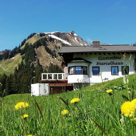 Gasthof Starzelhaus Mittelberg Exterior foto