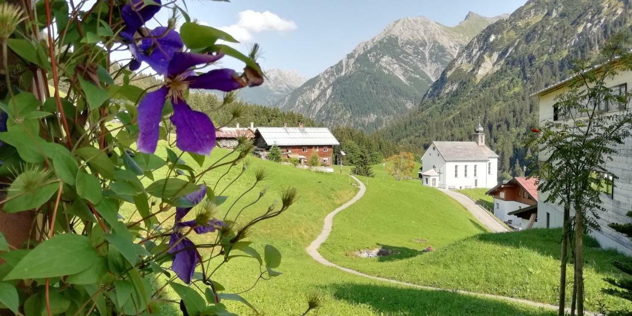 Gasthof Starzelhaus Mittelberg Exterior foto